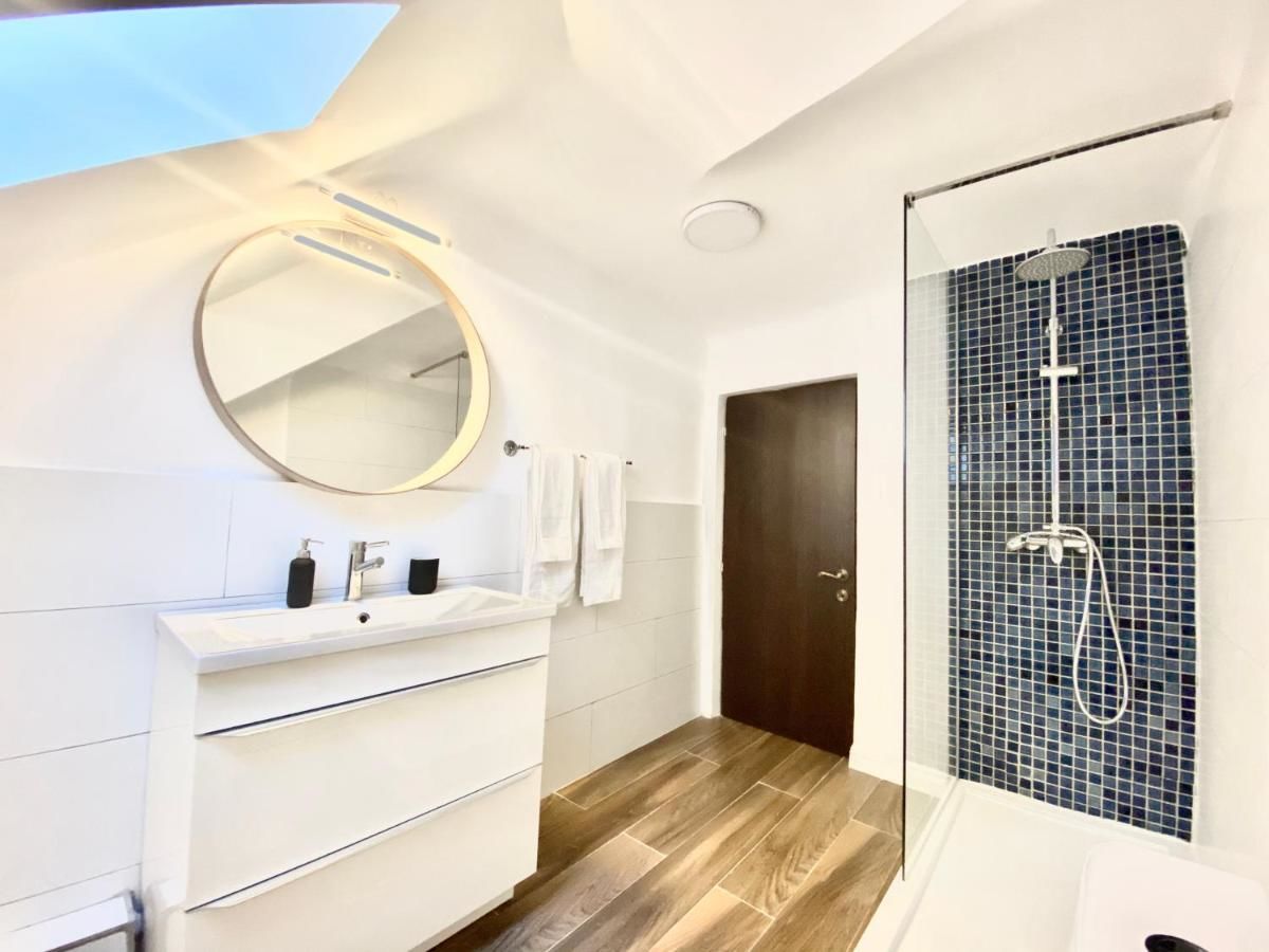 Отель Kosher Hotel Lev Or Бухарест