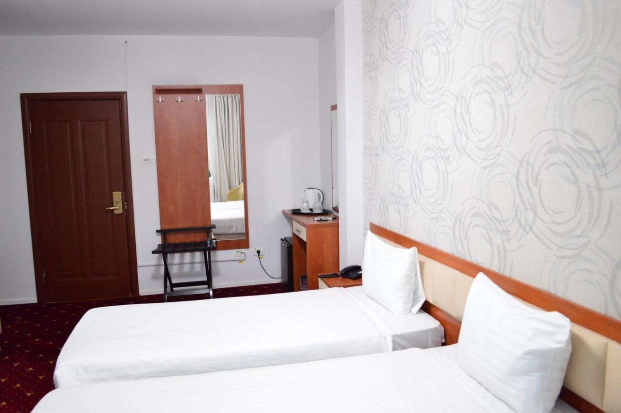 Отель Kosher Hotel Lev Or Бухарест-32