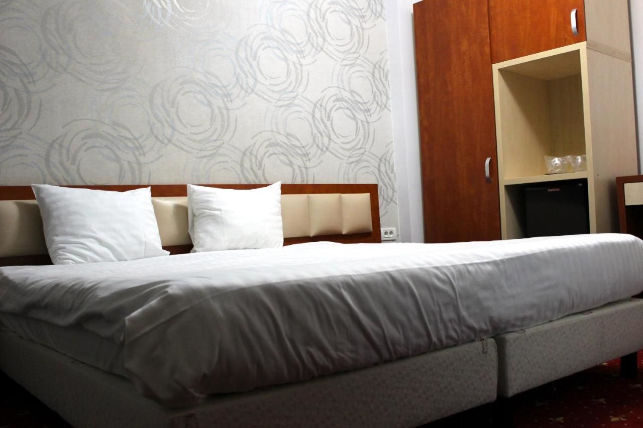 Отель Kosher Hotel Lev Or Бухарест-36