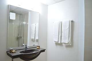 Отель Kosher Hotel Lev Or Бухарест Трехместный номер-4